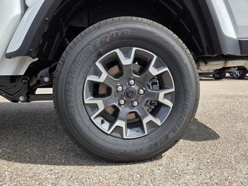 New 2026 Jeep Gladiator Sport AWD/4WD image 9