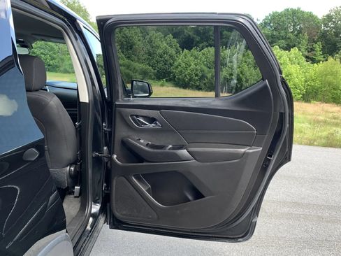 Used 2020 Chevrolet Traverse LS FWD image 30