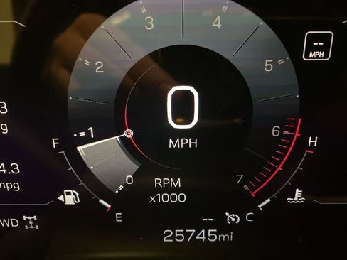 Used 2025 GMC Terrain Elevation image 21