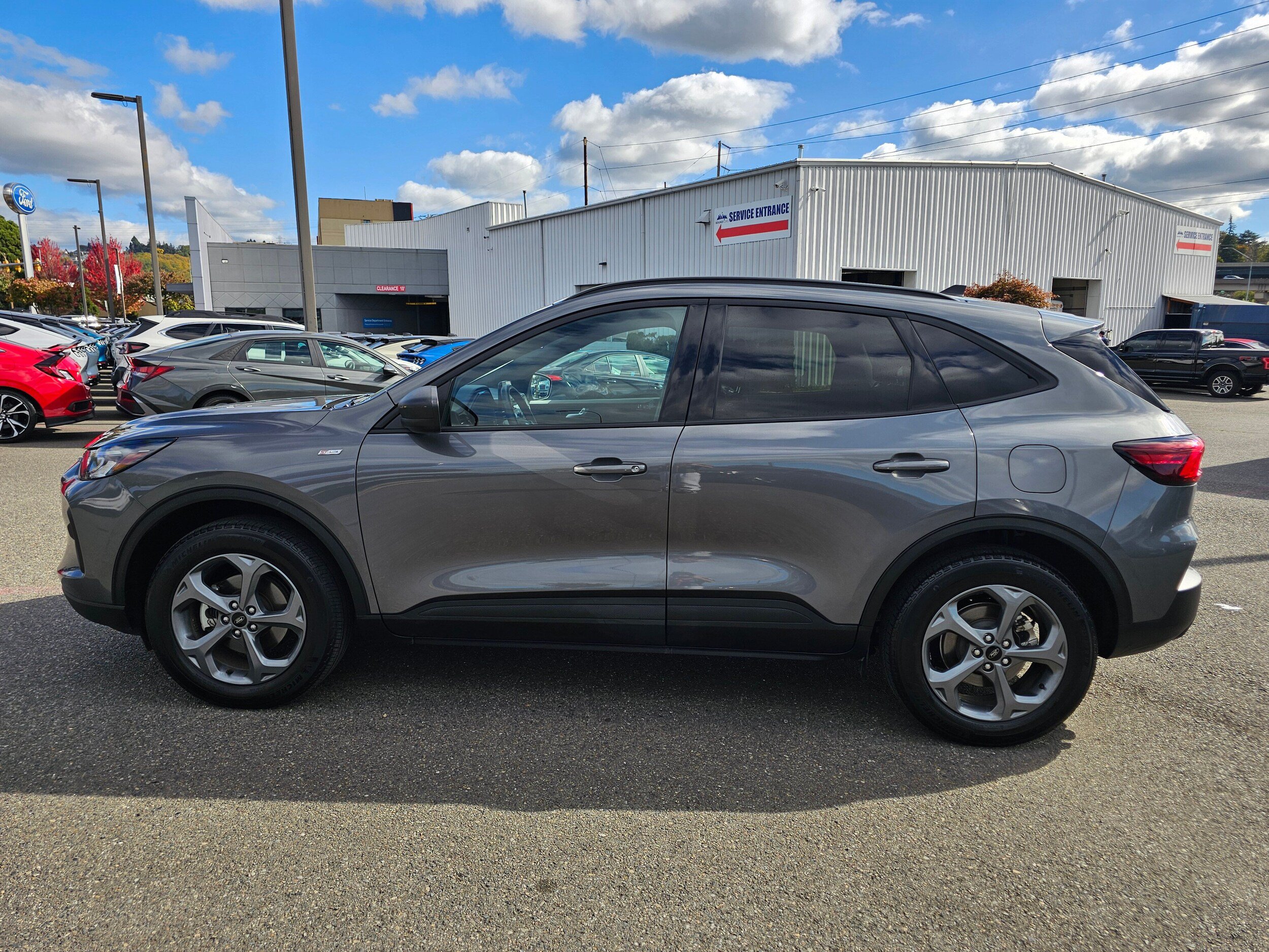 Used 2025 Ford Escape ST-Line AWD/4WD image 8