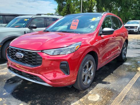 Used 2024 Ford Escape ST-Line w/ Tech Pack #1 AWD/4WD image 3
