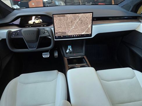 Used 2022 Tesla Model X AWD/4WD image 17