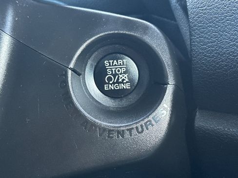 Used 2019 Jeep Renegade Sport image 22