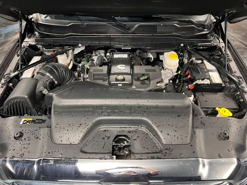 Used 2024 RAM 2500 Laramie w/ Towing Technology Group image 18