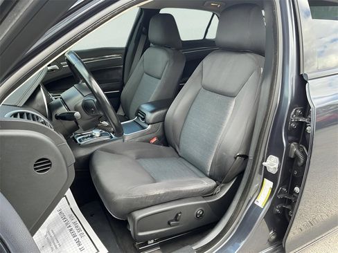 Used 2018 Chrysler 300 Touring w/ Sport Appearance Package image 23