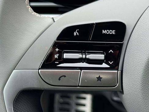 New 2026 Hyundai Elantra SEL Sport Premium FWD image 17