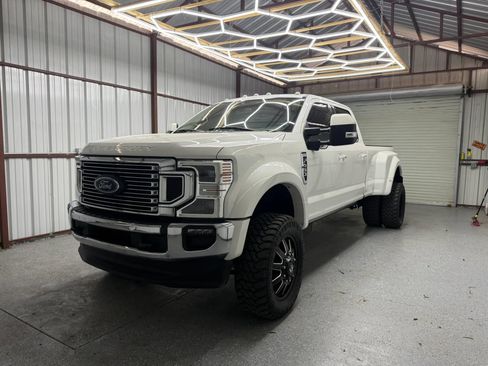 Used 2020 Ford F450 Lariat w/ Lariat Ultimate Package AWD/4WD image 3
