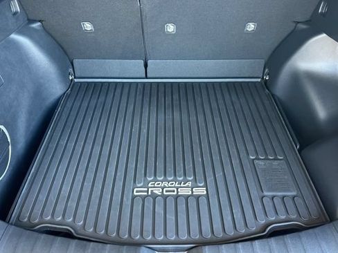 Used 2024 Toyota Corolla Cross AWD Hybrid w/ Moonroof Package image 17