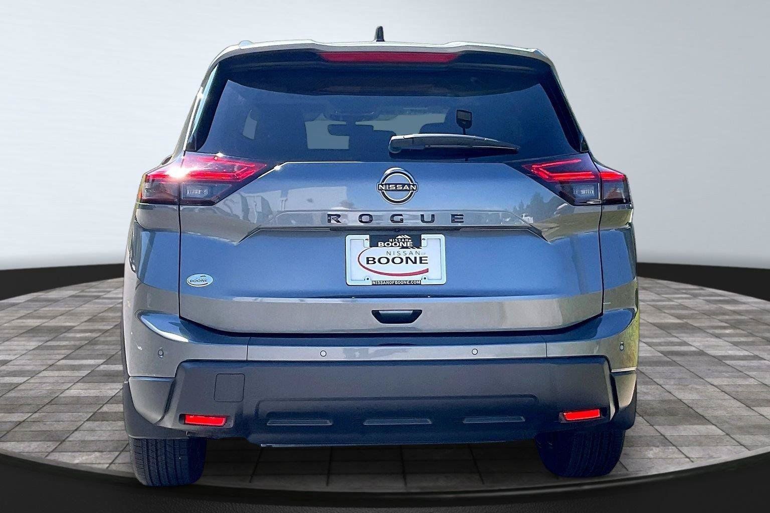 Certified 2026 Nissan Rogue Dark Armor FWD image 4
