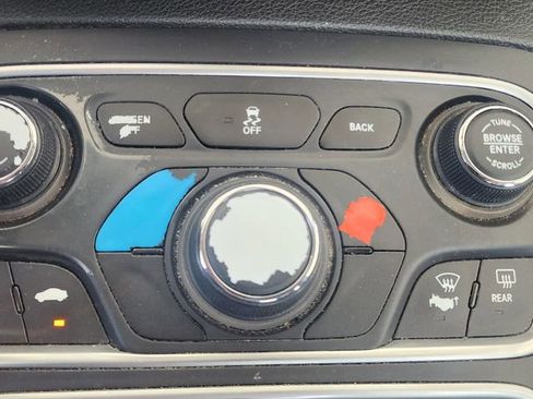 Used 2016 Chrysler 200 Limited FWD image 27