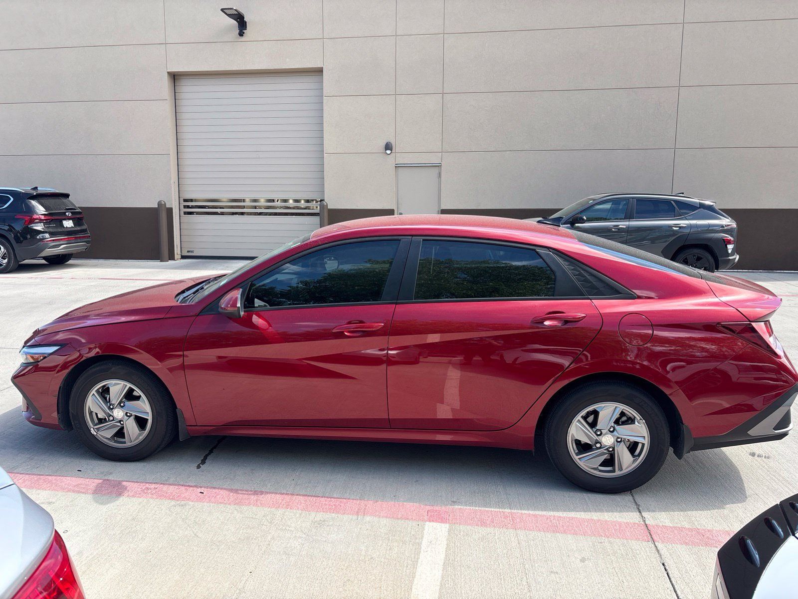 Certified 2025 Hyundai Elantra SE FWD image 6