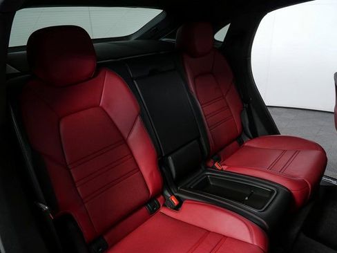 Certified 2022 Porsche Cayenne Turbo image 19