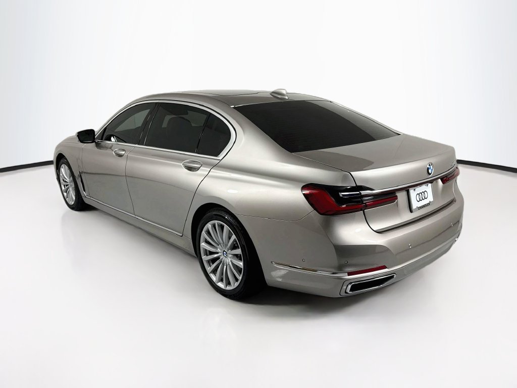 Used 2022 BMW 740i w/ Premium Package RWD image 7