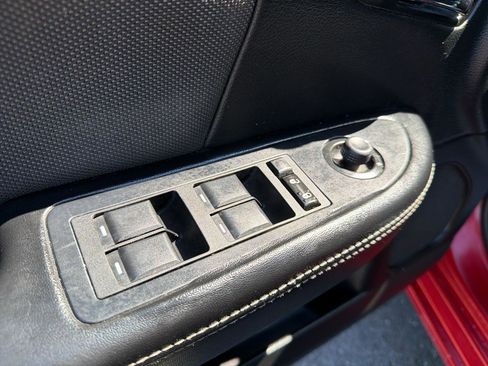 Used 2013 Dodge Avenger SE FWD image 14