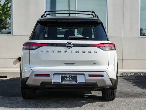 Used 2022 Nissan Pathfinder SL image 5