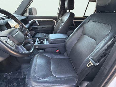 Used 2024 Land Rover Defender 130 X-Dynamic SE AWD/4WD image 12