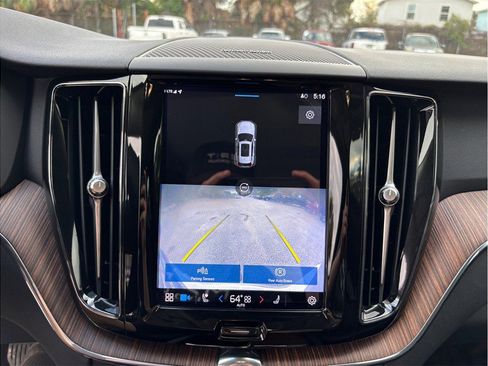 Used 2023 Volvo XC60 B5 Plus w/ Protection Package Premier image 31