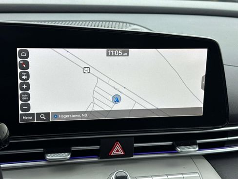 Used 2024 Hyundai Elantra Limited image 10