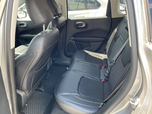 Used 2018 Jeep Compass Latitude w/ Popular Equipment Group AWD/4WD image 8