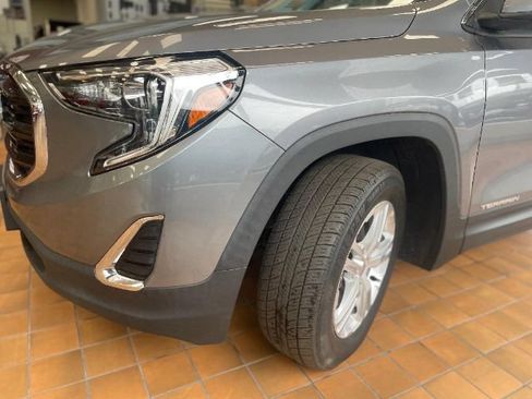 Used 2018 GMC Terrain SLE w/ Driver Convenience Package AWD/4WD image 6