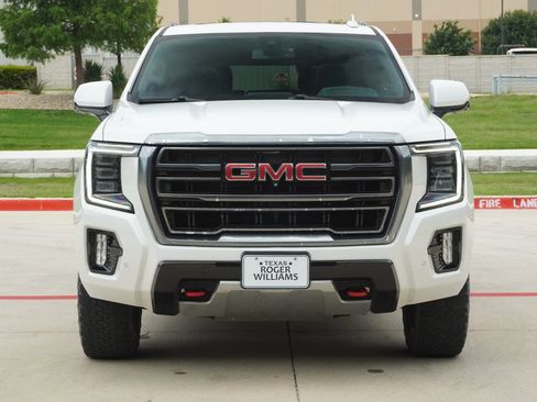 Used 2022 GMC Yukon AT4 w/ Technology Package AWD/4WD image 7