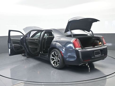 Used 2018 Chrysler 300 S w/ 300S Premium Group RWD image 76