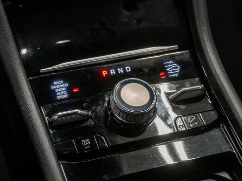 Used 2021 Jeep Grand Cherokee L Summit w/ MOPAR Finishing Package AWD/4WD image 23