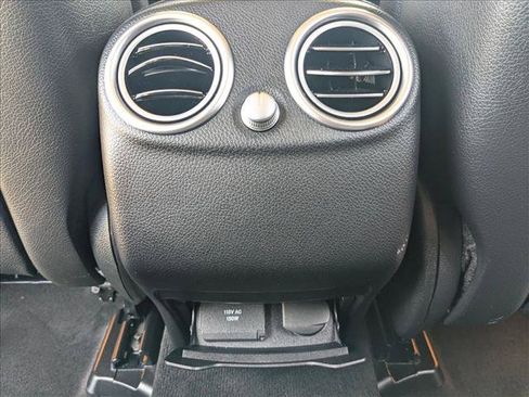 Used 2019 Mercedes-Benz GLC 350e 4MATIC image 16
