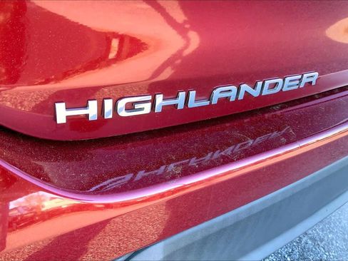 Used 2021 Toyota Highlander XLE image 30