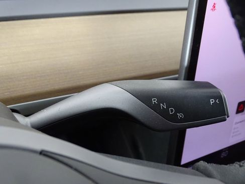 Used 2023 Tesla Model Y Long Range image 38