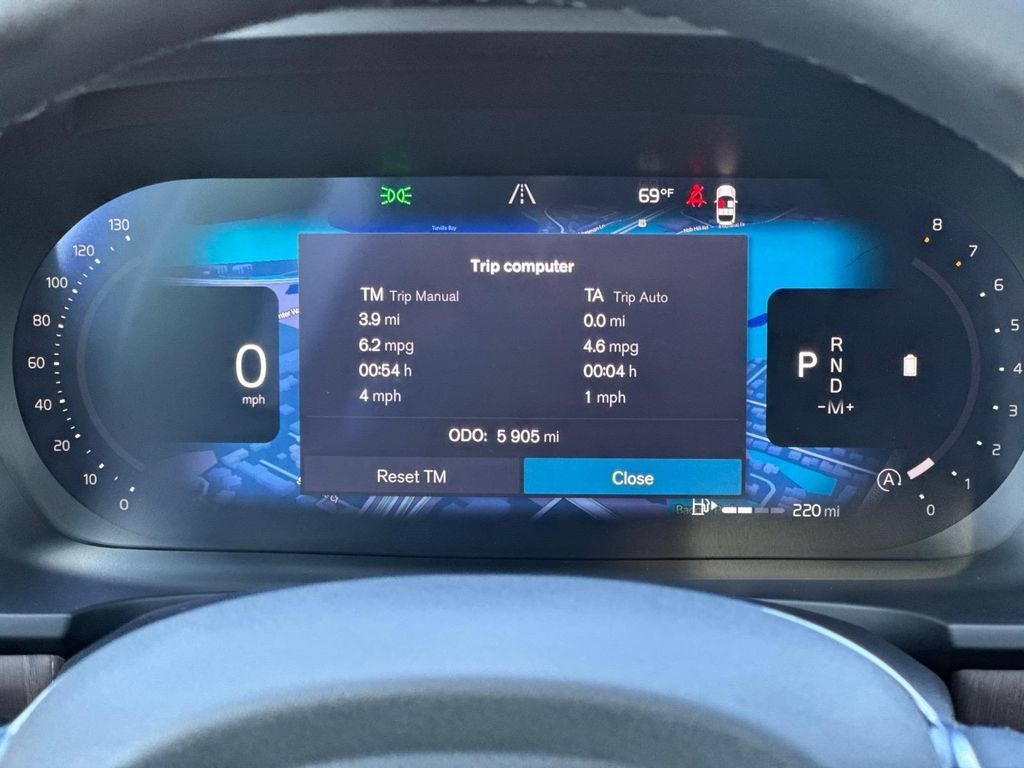 Certified 2025 Volvo V90 B6 Cross Country Plus AWD/4WD image 12