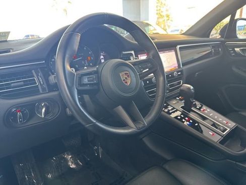 Used 2023 Porsche Macan AWD/4WD image 11