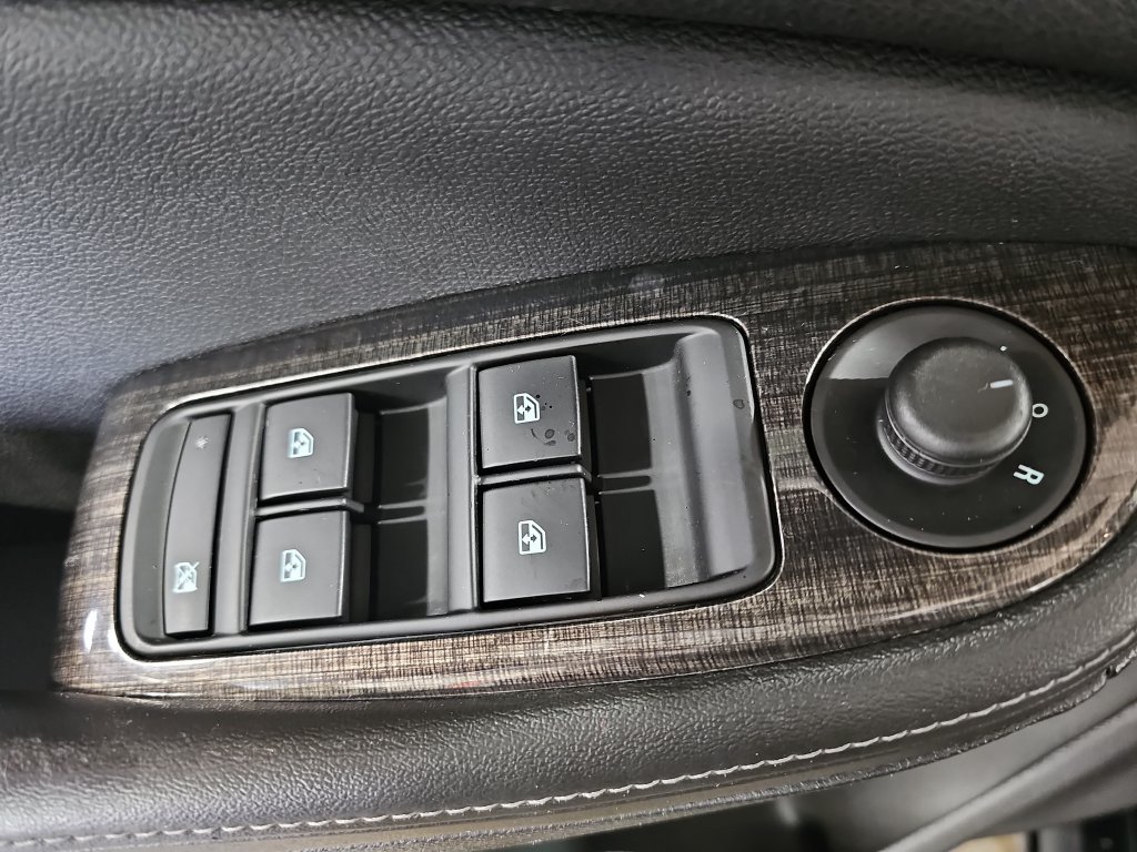 Used 2016 Chevrolet Malibu LT w/ Power Convenience Package FWD image 32