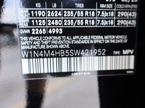 Used 2025 Mercedes-Benz GLB 250 4MATIC image 43