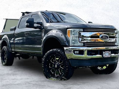 Used 2017 Ford F250 Lariat AWD/4WD image 8