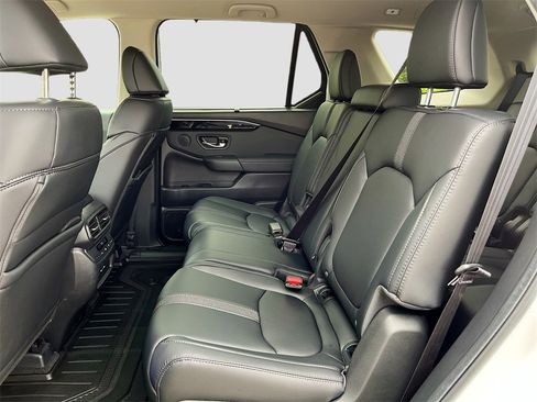 Used 2025 Honda Pilot EX-L image 24