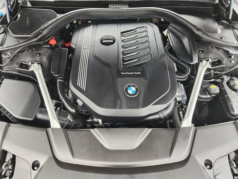 Used 2020 BMW 740i w/ Premium Package image 34