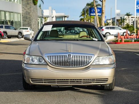 Used 2008 Lincoln Town Car Signature Limited image 2