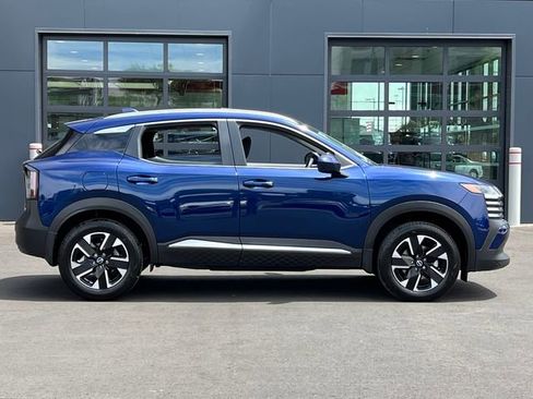 New 2025 Nissan Kicks SV w/ SV Premium Package image 7