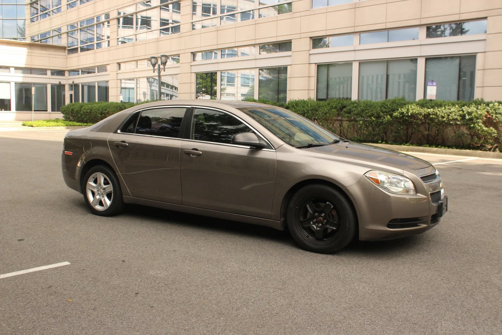 Used 2012 Chevrolet Malibu LS FWD image 2