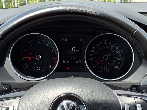 Used 2019 Volkswagen Tiguan SE w/ 3rd Row Seat Package AWD/4WD image 16