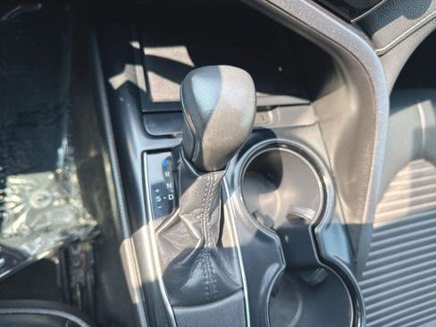 Used 2019 Toyota Camry SE FWD image 23