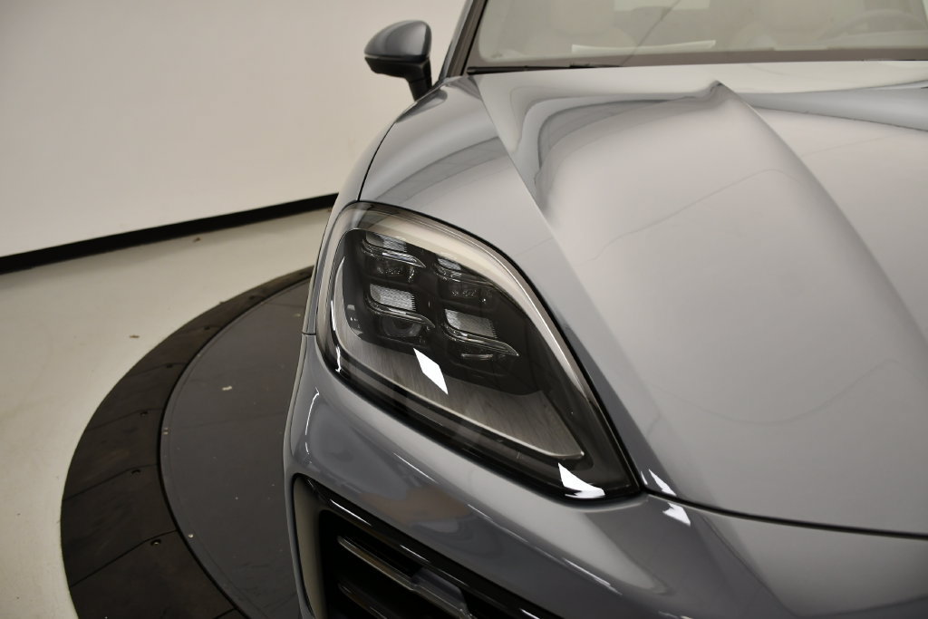 Certified 2026 Porsche Cayenne Coupe AWD/4WD image 15