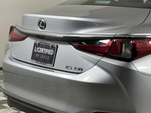 Used 2025 Lexus ES 350 w/ Premium Package FWD image 17