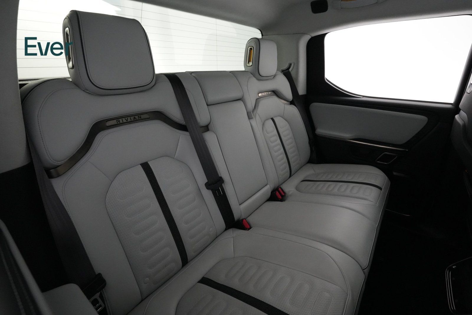 Used 2022 Rivian R1T Adventure AWD/4WD image 5