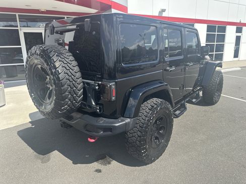 Used 2017 Jeep Wrangler Unlimited Rubicon AWD/4WD image 8
