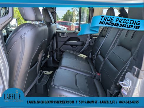 Used 2023 Jeep Wrangler Unlimited Sahara w/ Cold Weather Group AWD/4WD image 13