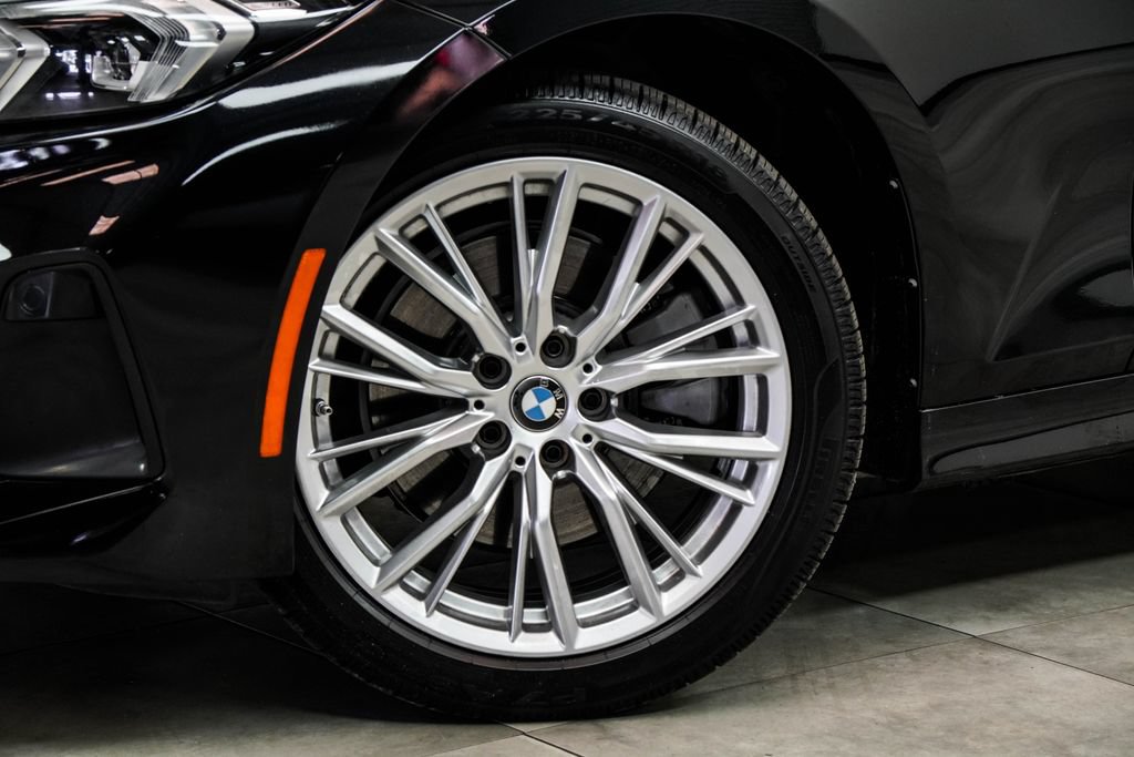 Used 2024 BMW 330i Sedan w/ Convenience Package RWD image 5