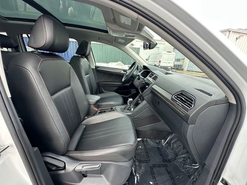 Used 2024 Volkswagen Tiguan Wolfsburg Edition image 25