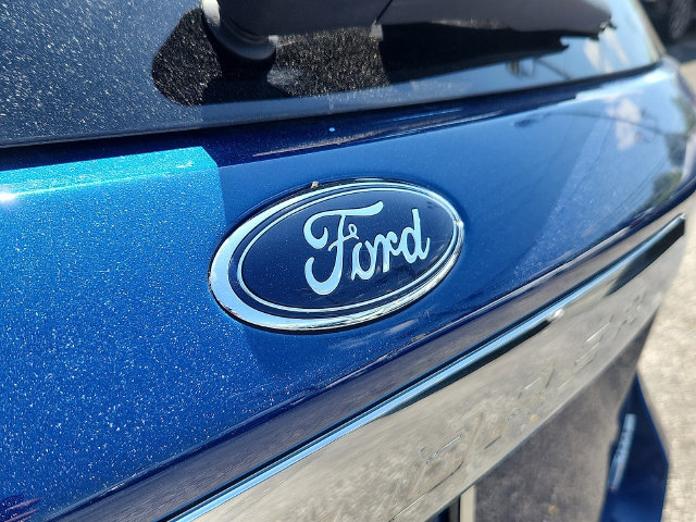 Used 2023 Ford Explorer XLT AWD/4WD image 24